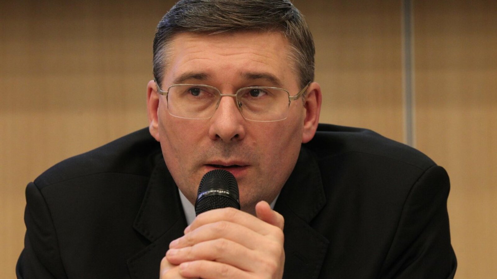 Олег Яровиков