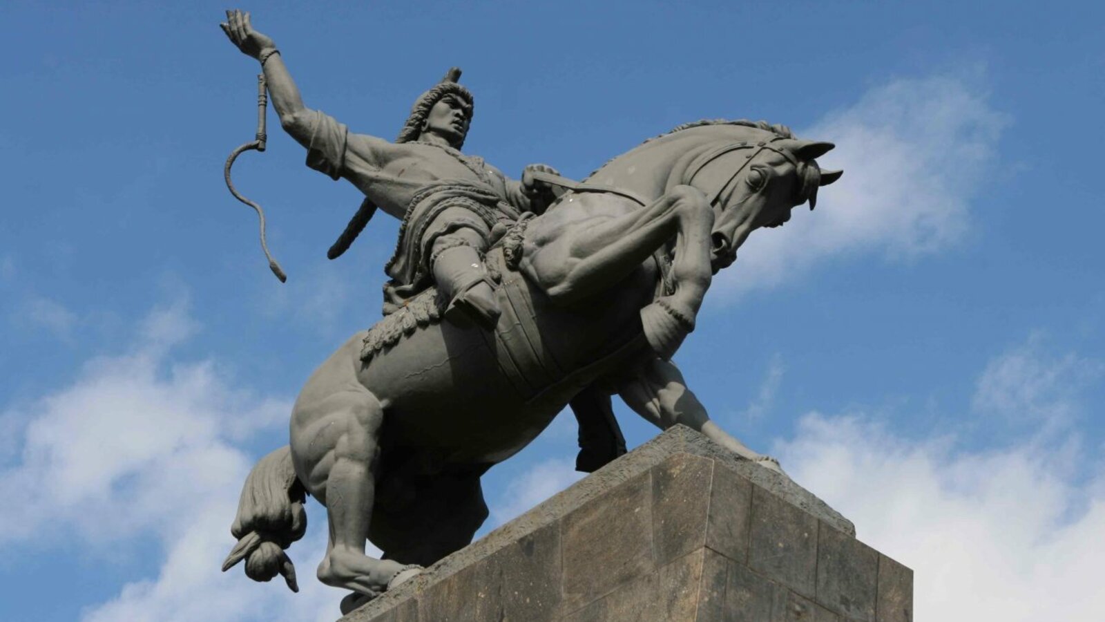 Олег Яровиков