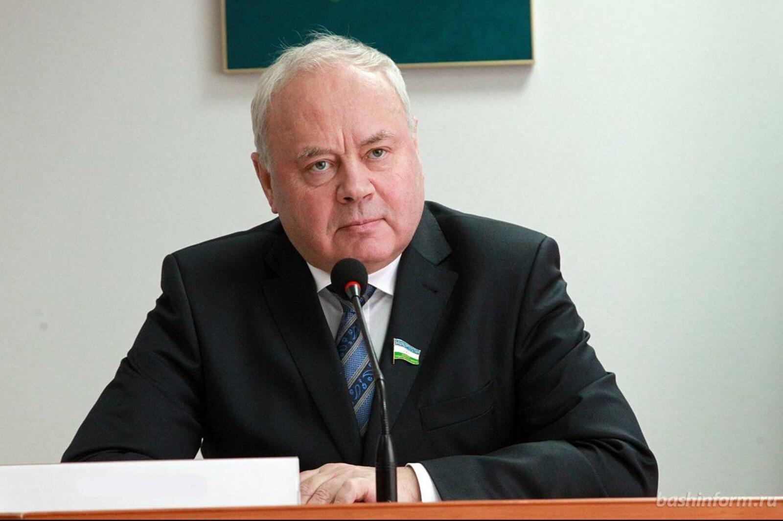Олег Яровиков
