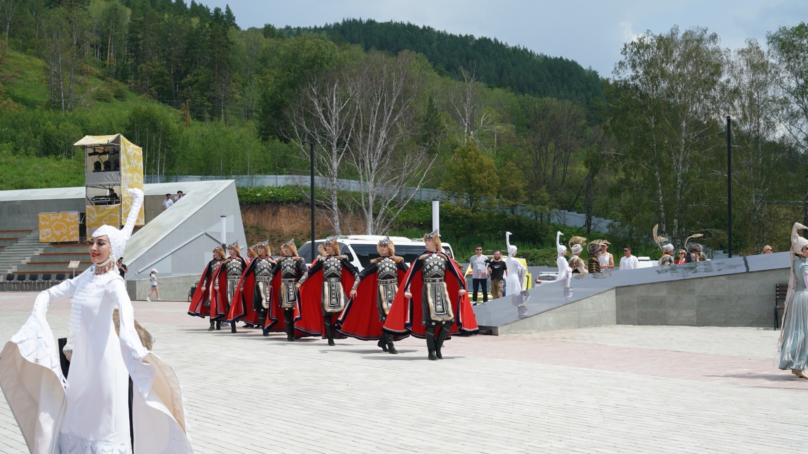 Олег Яровиков