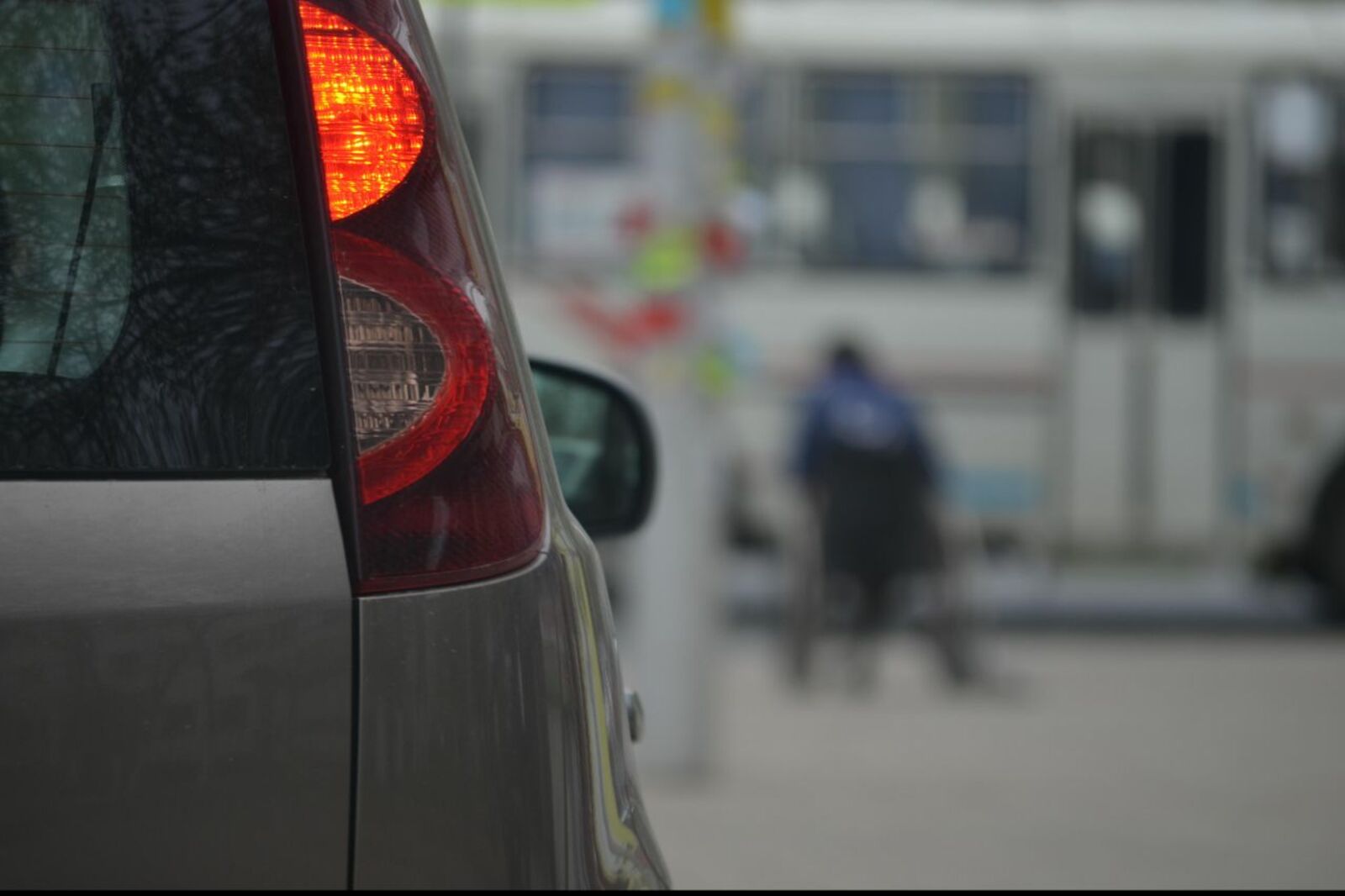 автор