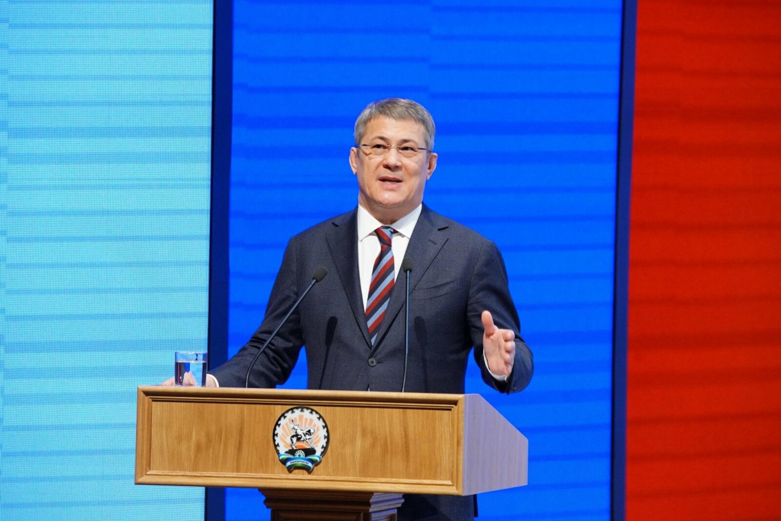 Олег Яровиков