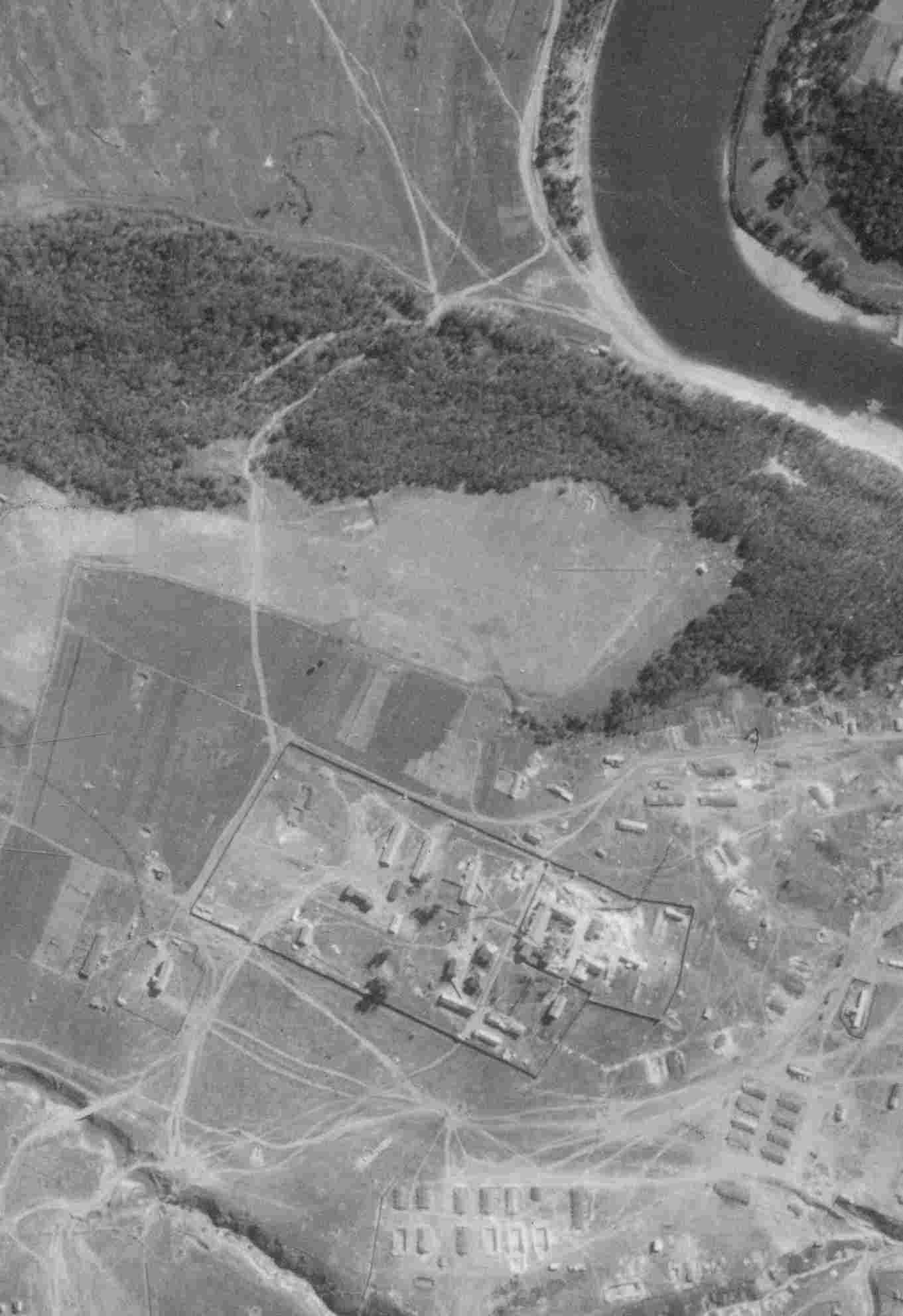 Фрагмент немецкого аэрофотоснимка от 9 сентября 1942 года, район Зеленая Роща г.Уфы, в центре снимка – детская трудовая колония, в которой находился Александр Матросов. Публикуется впервые.