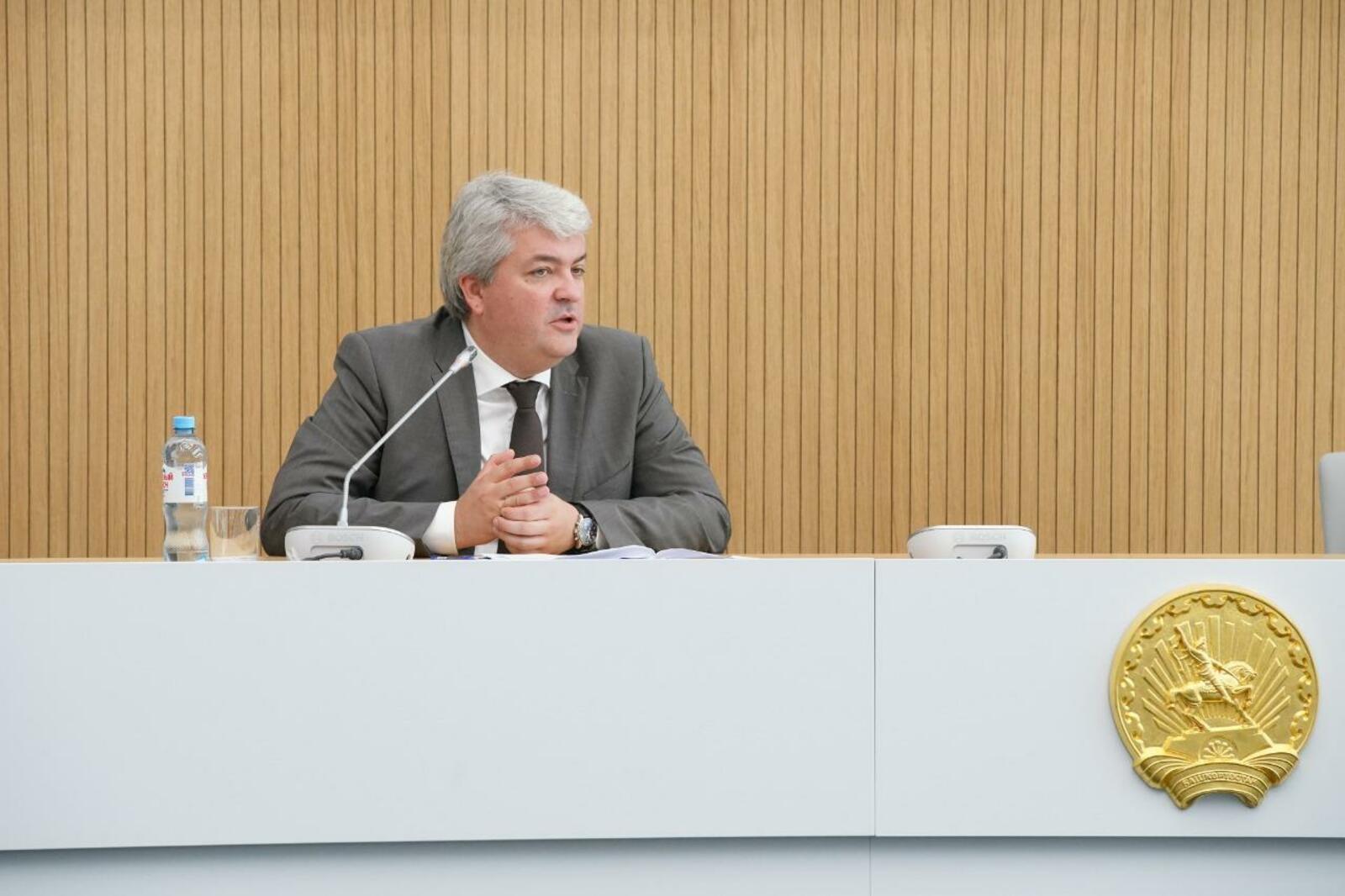 Олег Яровиков