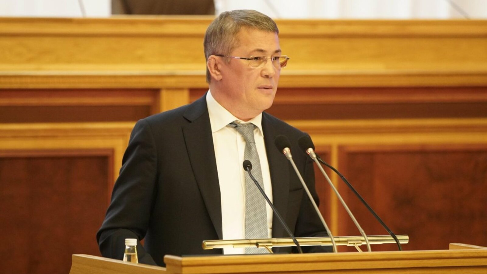 Олег Яровиков