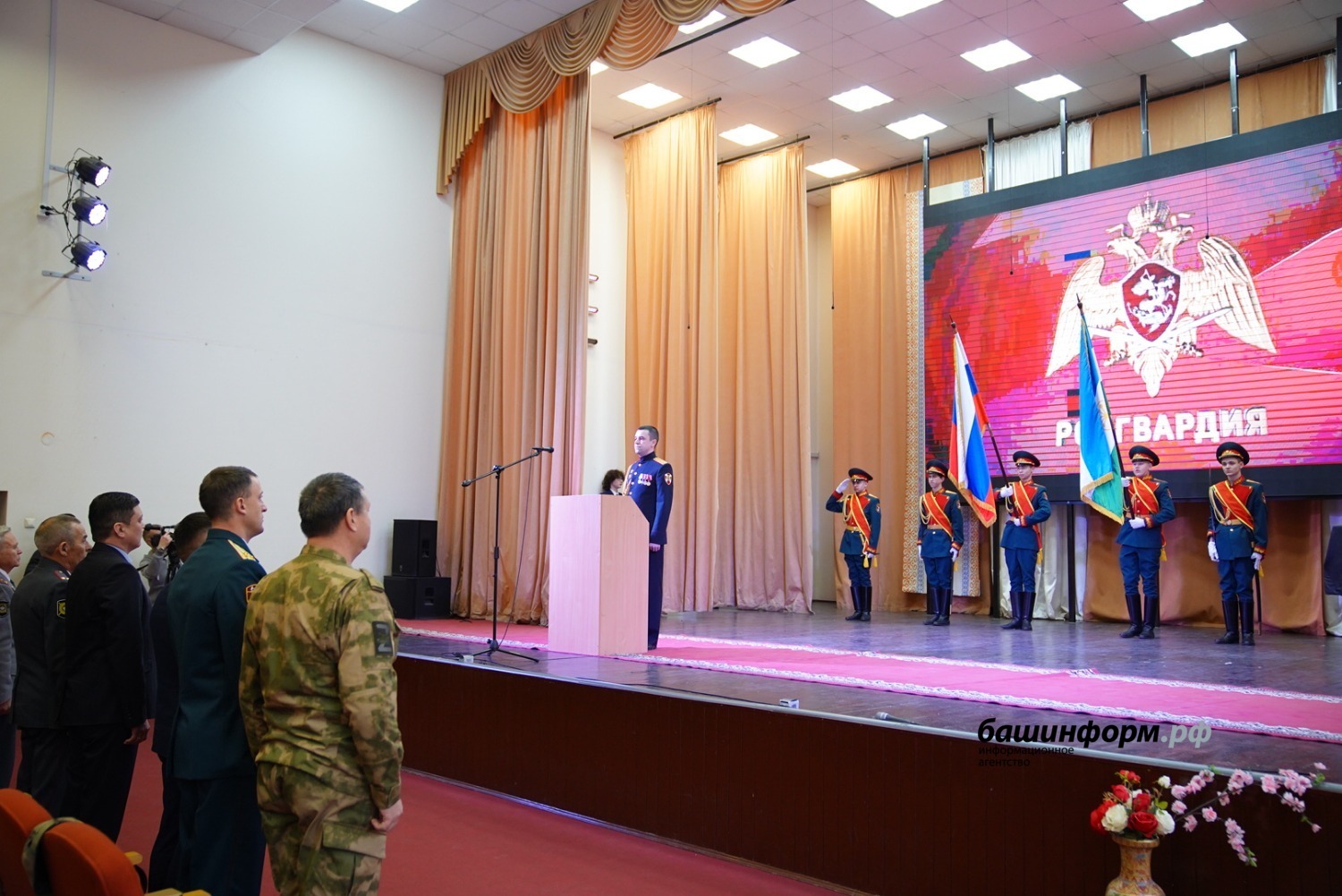 Олег Яровиков