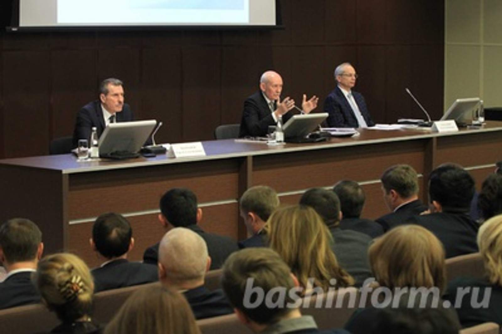 Олег Яровиков