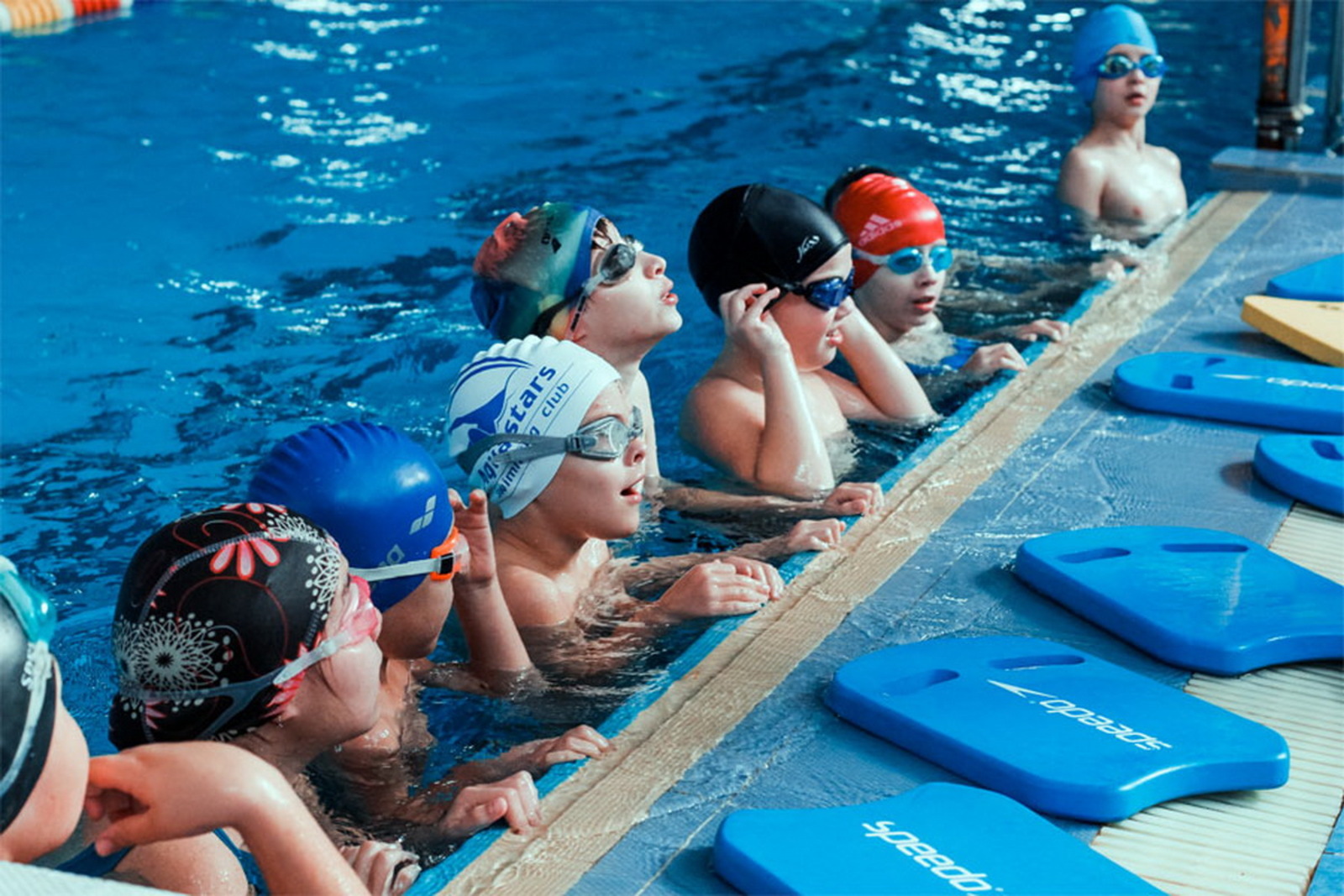 Путин поручил создать программу по всеобщему обучению детей плаванию