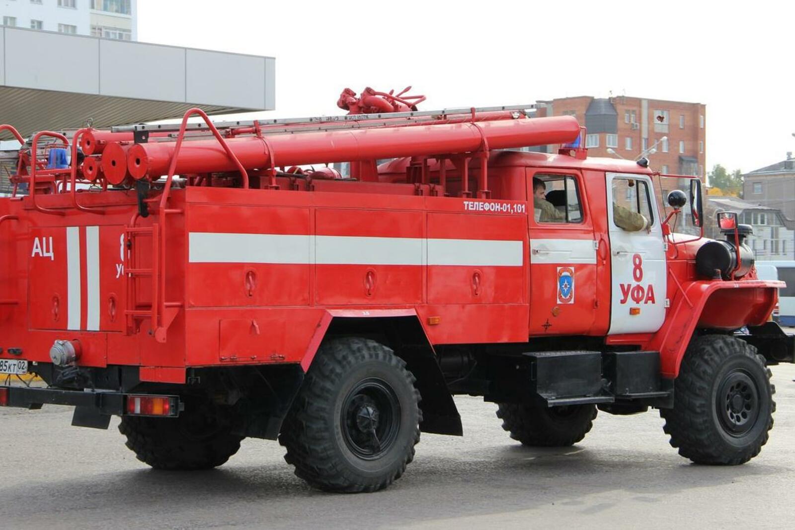 автор