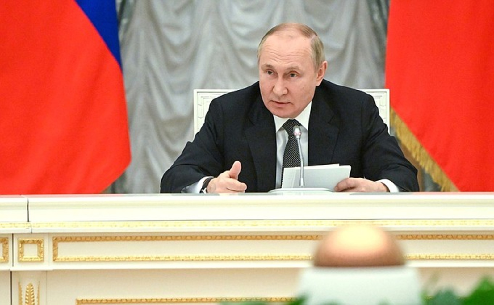 Владимир Путин пенсияны һәм МРОТ-ты 10% арттырырға ҡушты