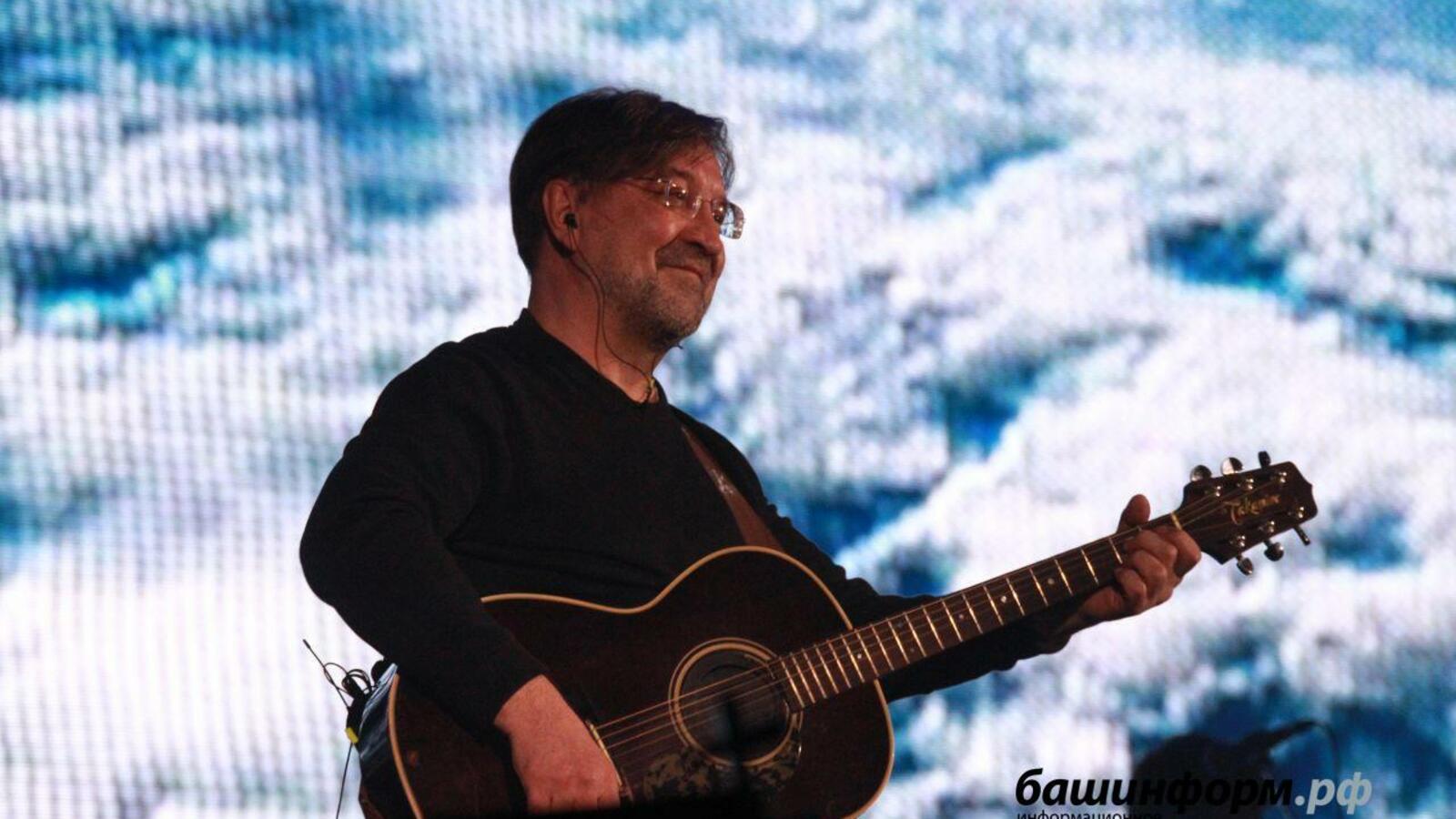 Олег Яровиков