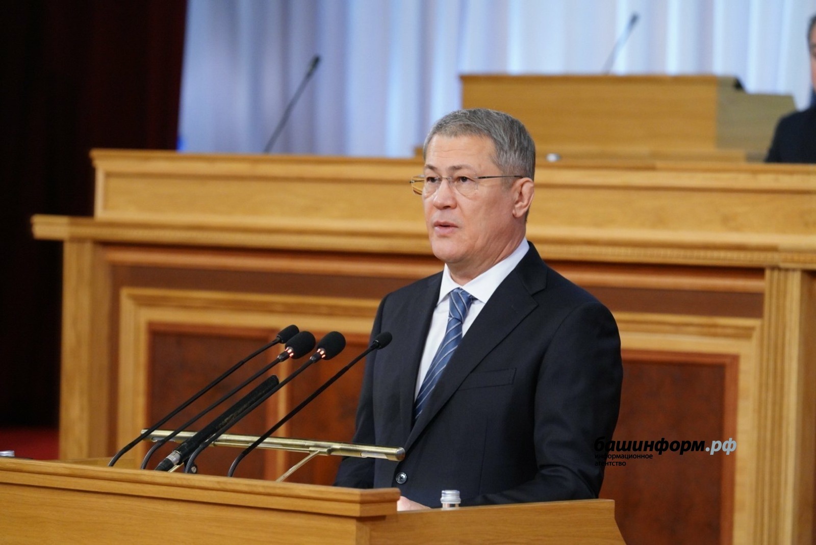 Олег  Яровиков