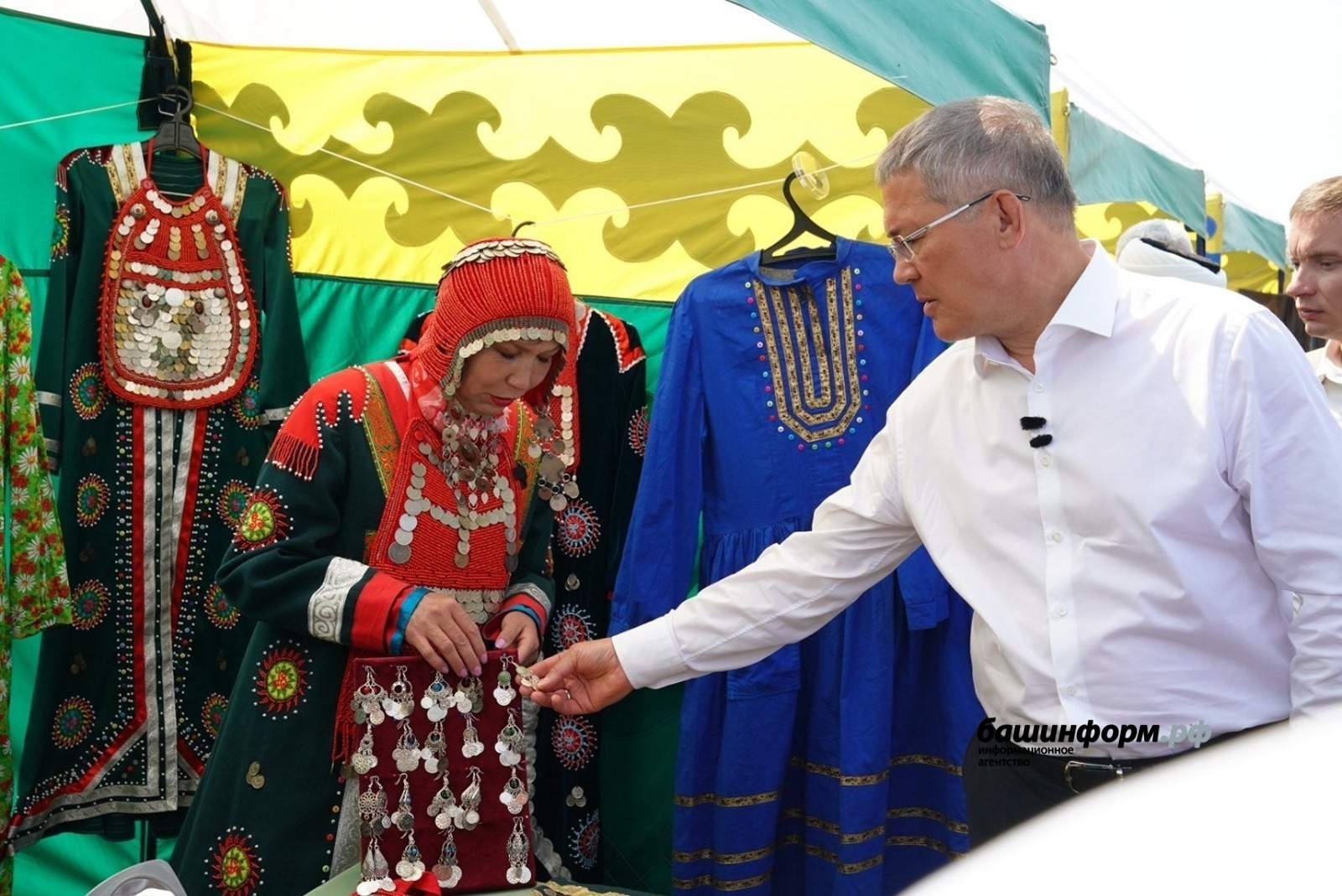 Олег Яровиков