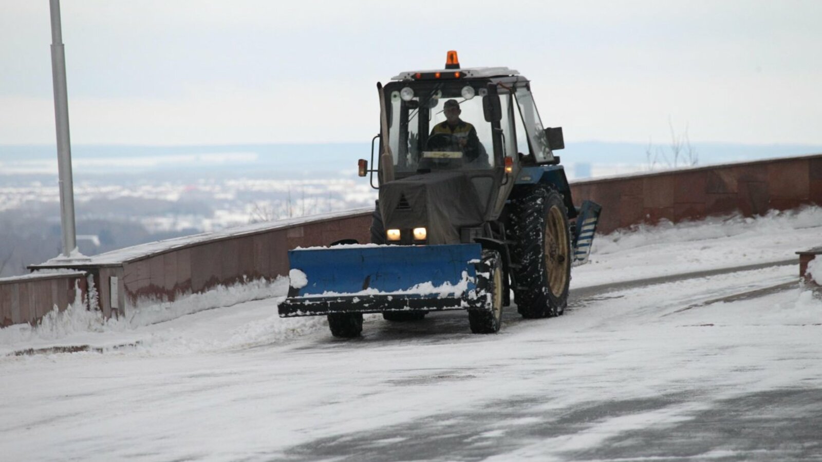 Олег Яровиков