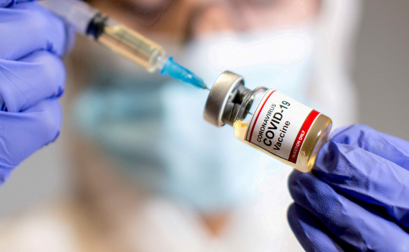 В России утвердили национальный календарь прививок. Теперь в нем есть вакцина от коронавируса