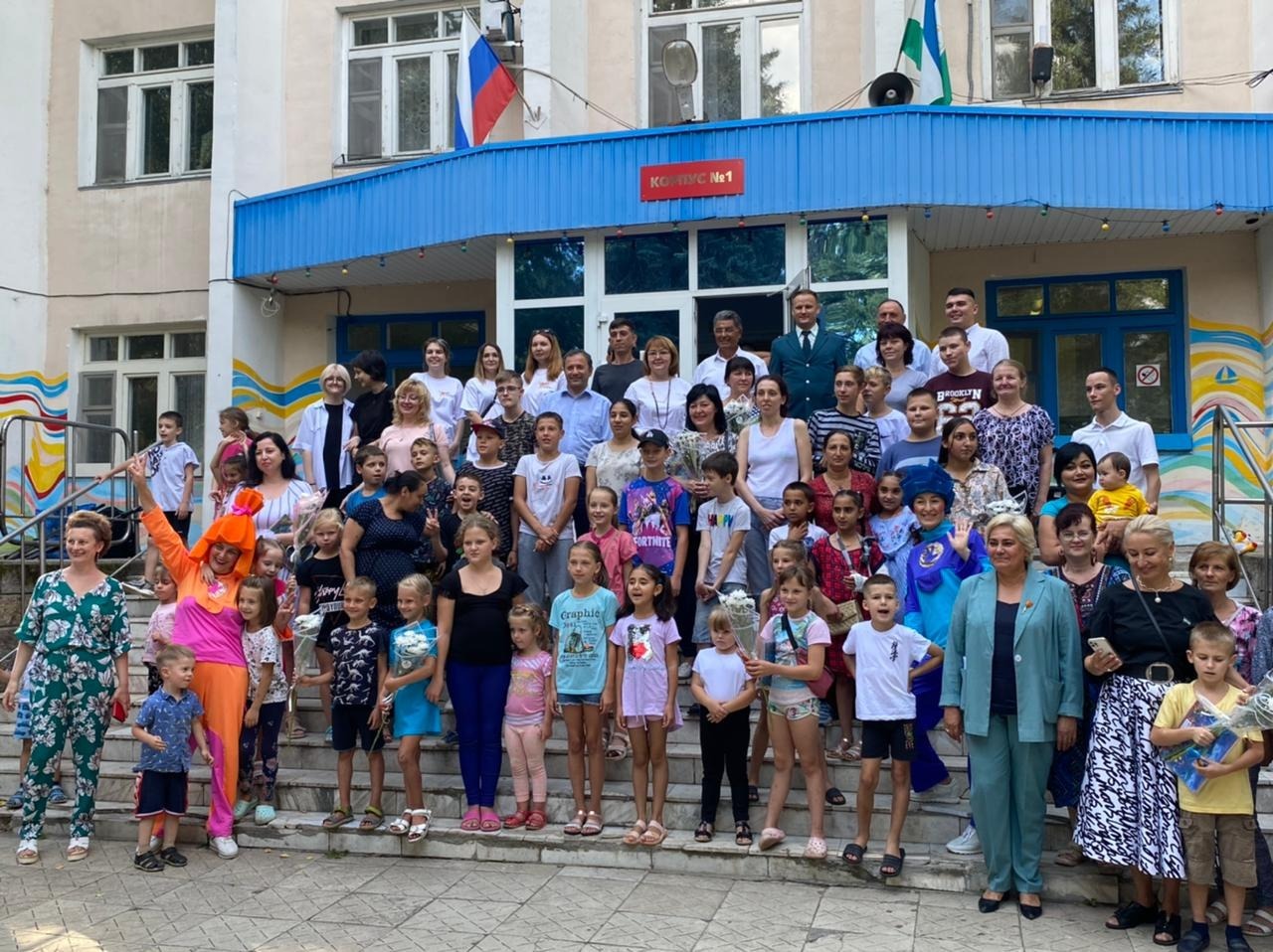 Депутаты Госсобрания Башкирии поздравили эвакуированных из Донбасса детей