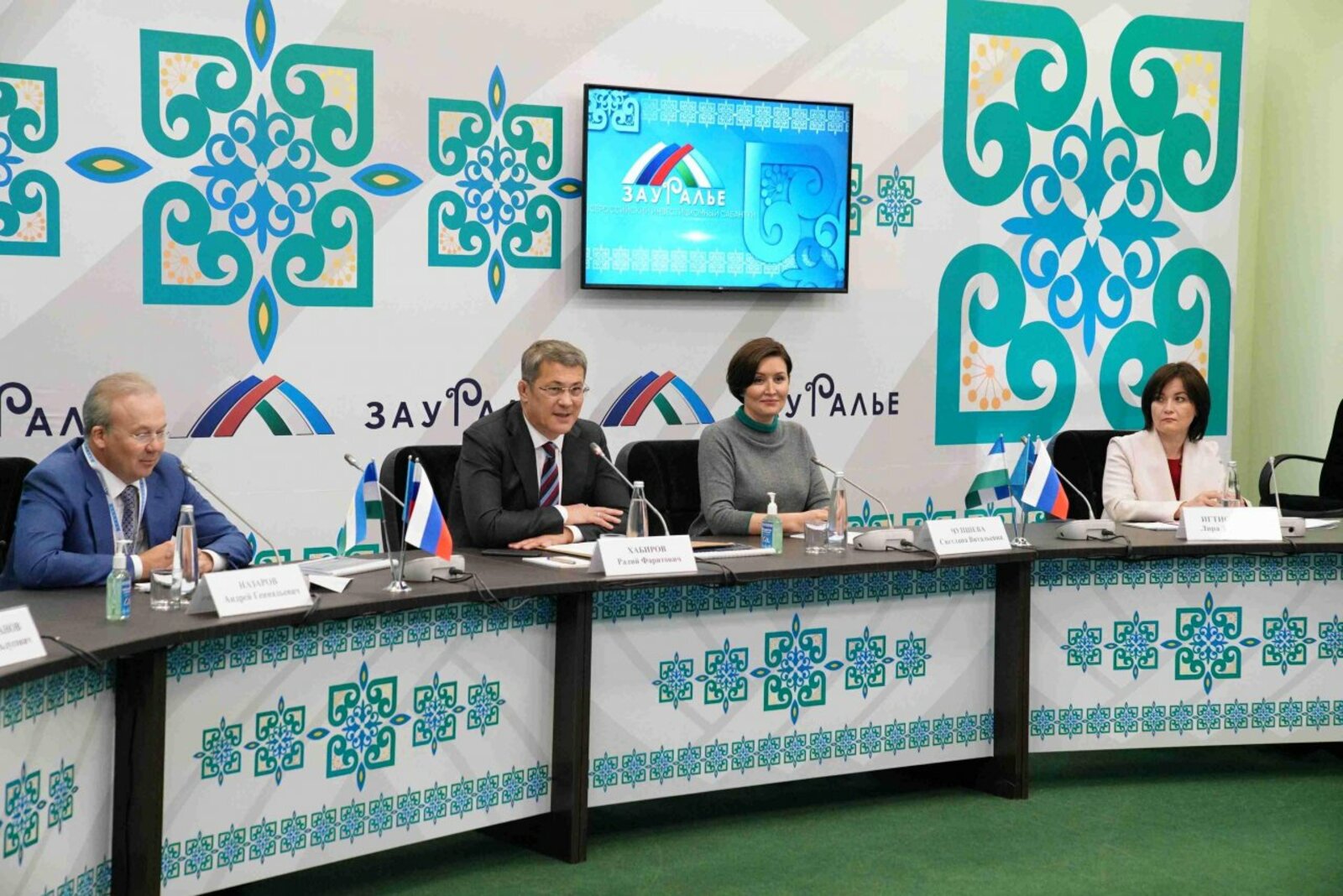 Олег Яровиков