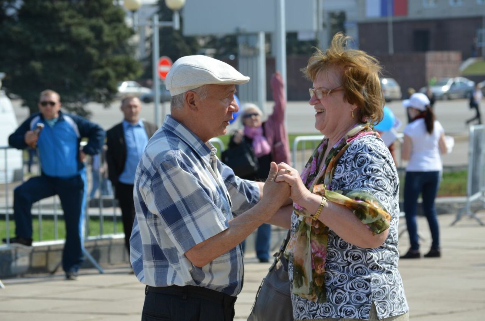 автора