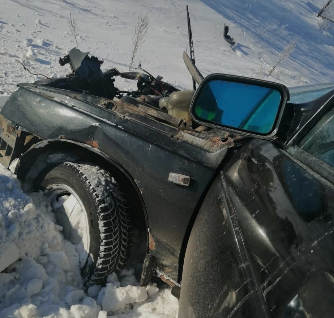 В Башкирии на трассе столкнулись две легковушки: есть жертвы