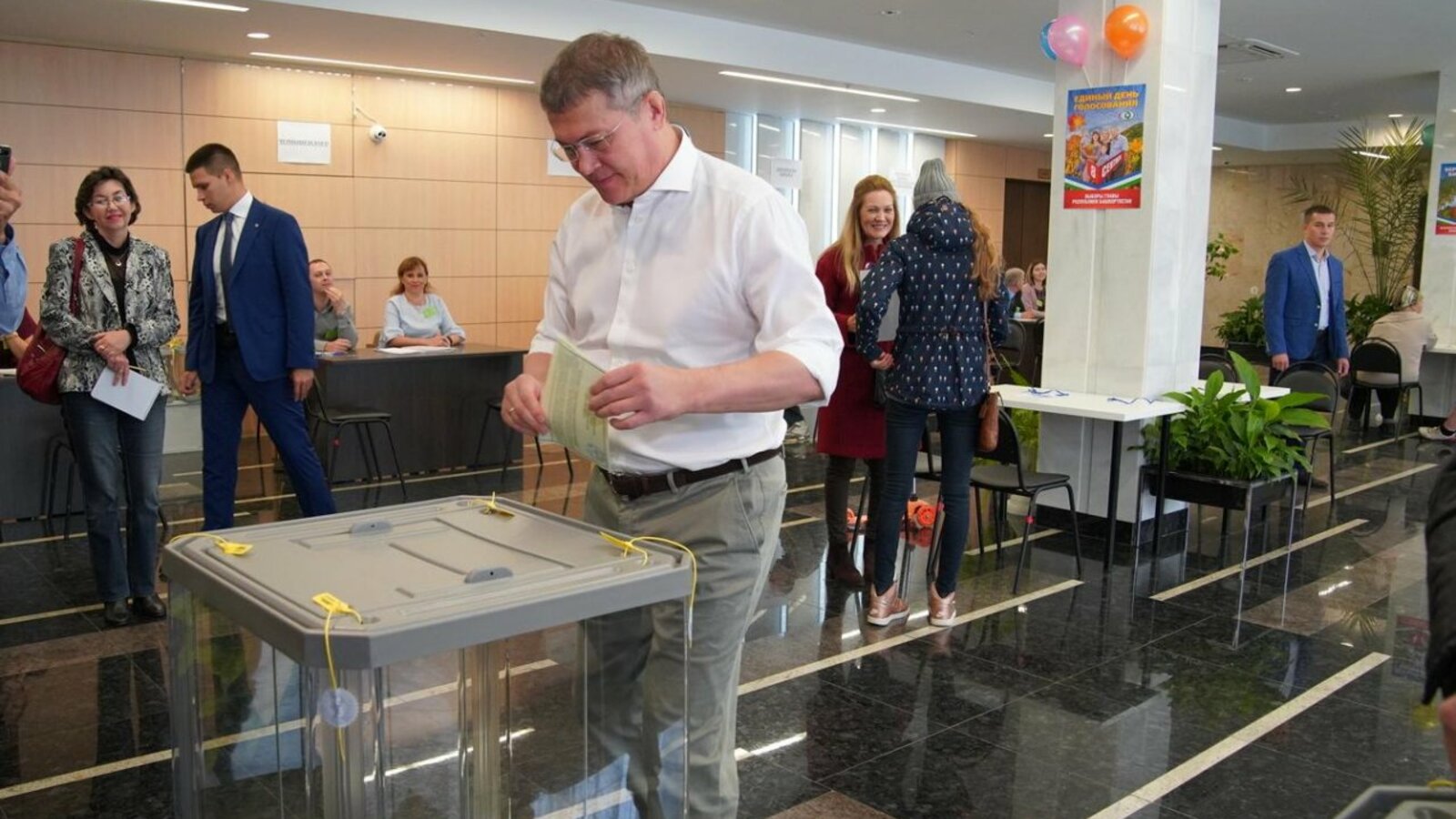 Олег Яровиков