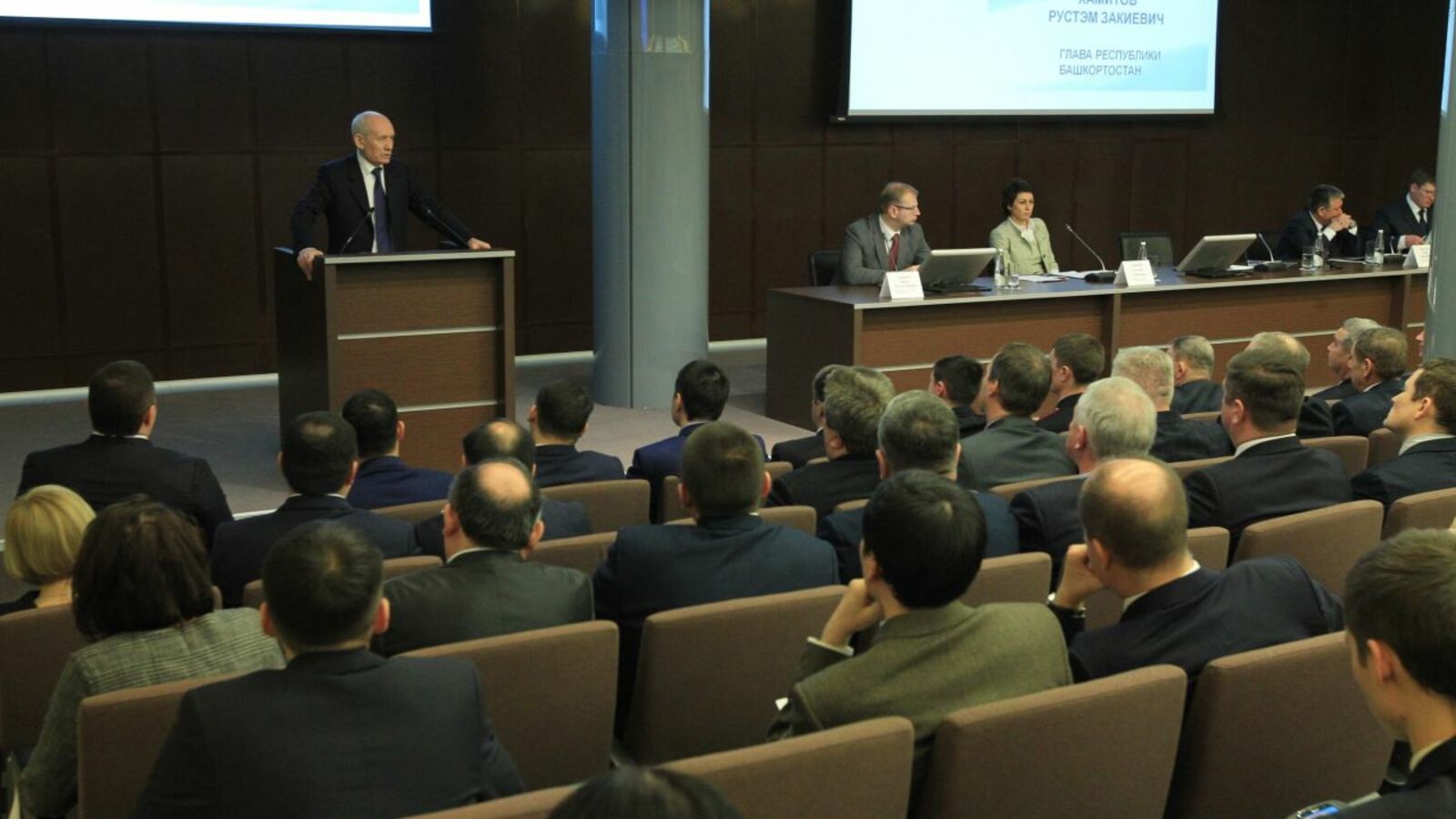 Олег Яровиков