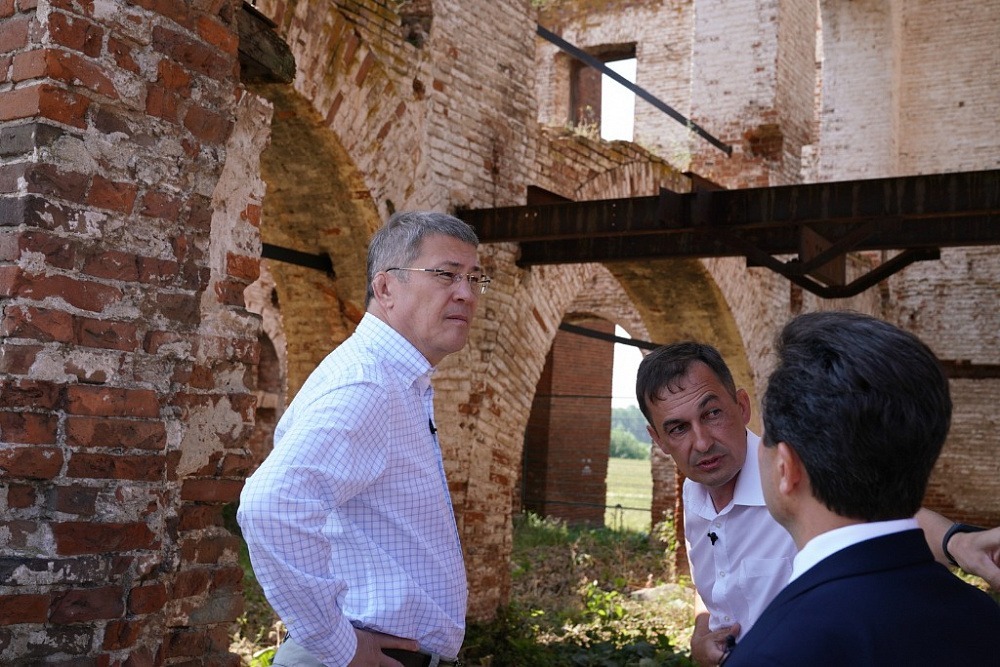 Олег Яровиков