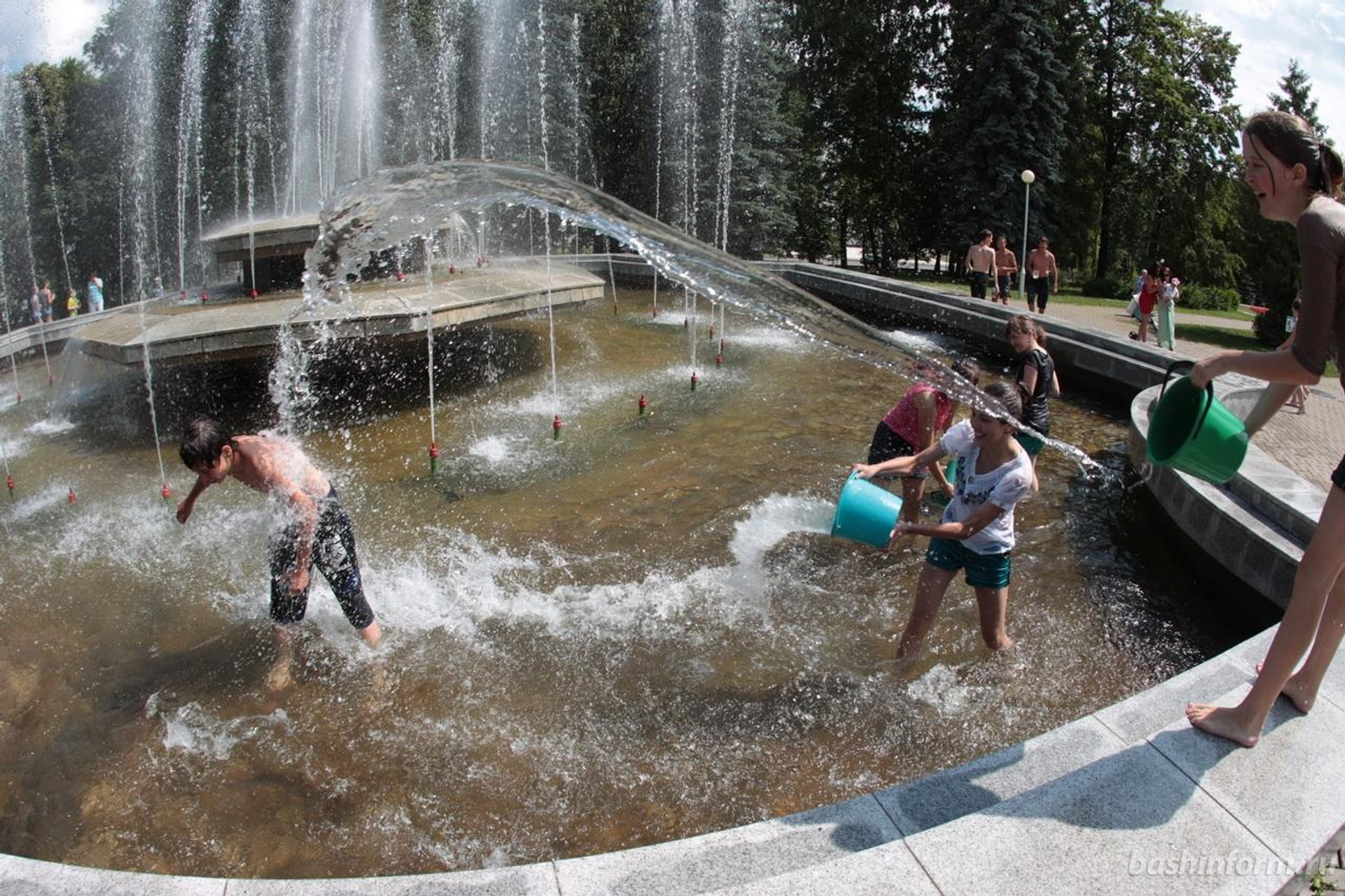 Олег Яровиков