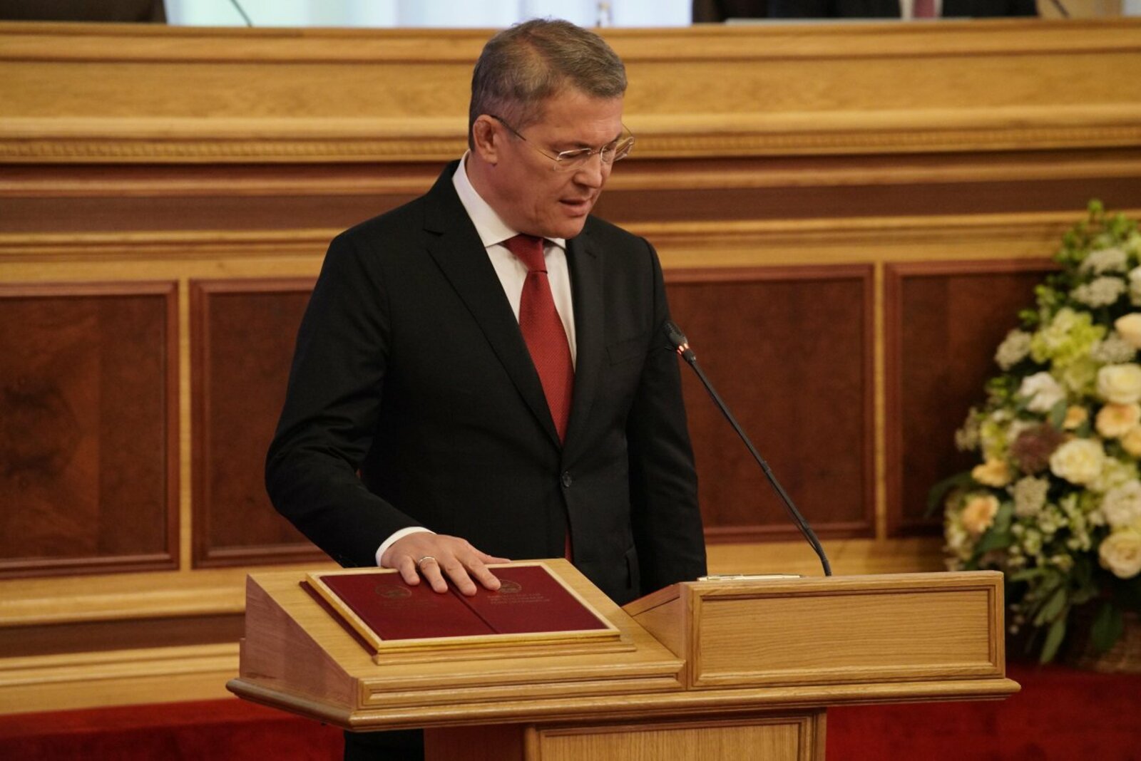 Олег Яровиков
