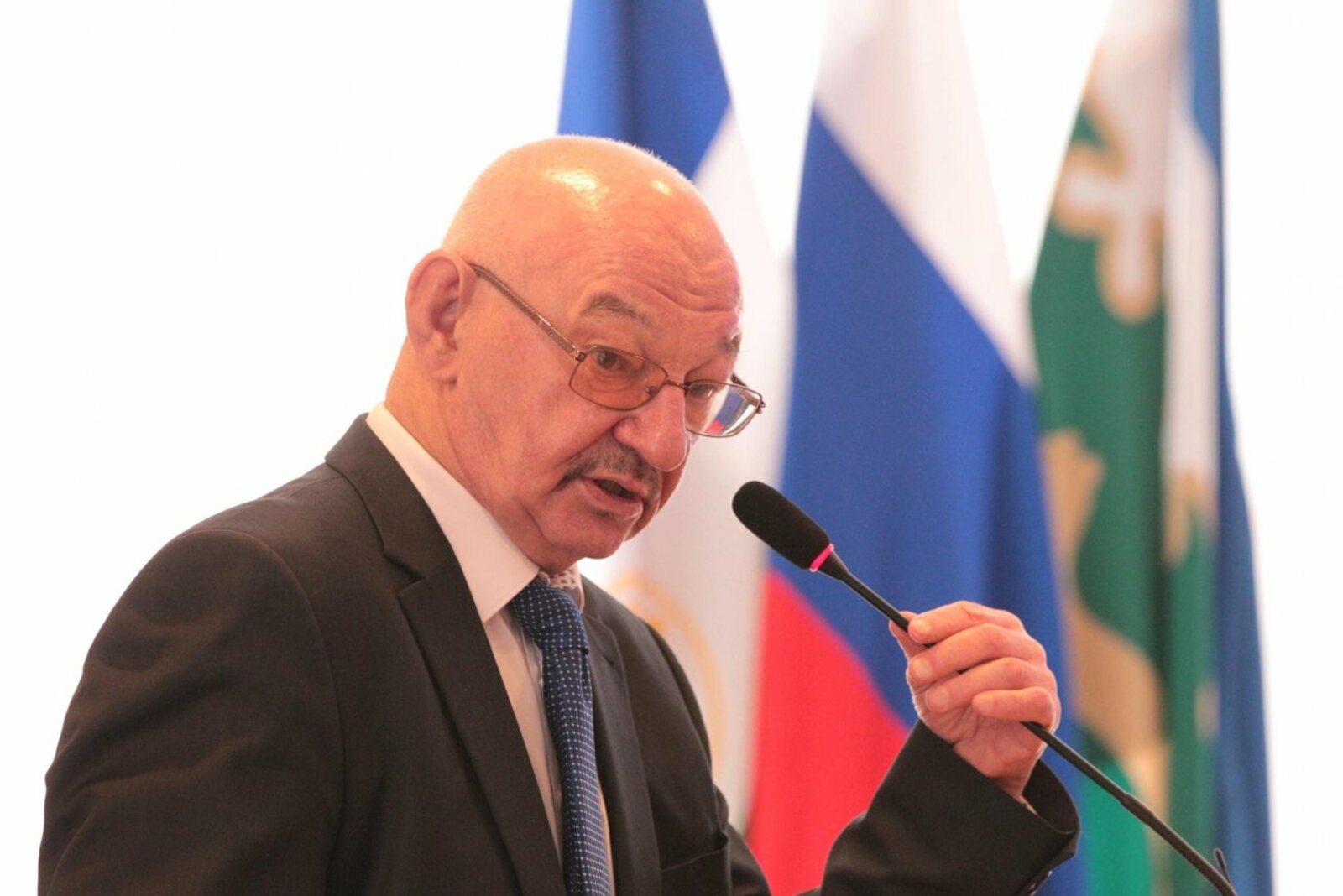 Олег Яровиков