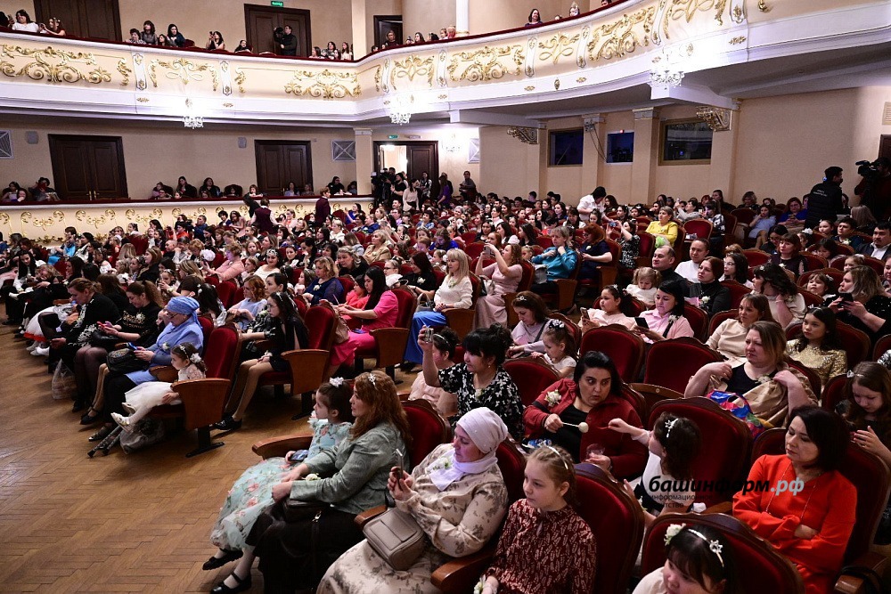 Олег Яровиков, Азат Мухамедьянов  ИА "Башинформ", пресс - служба Главы РБ