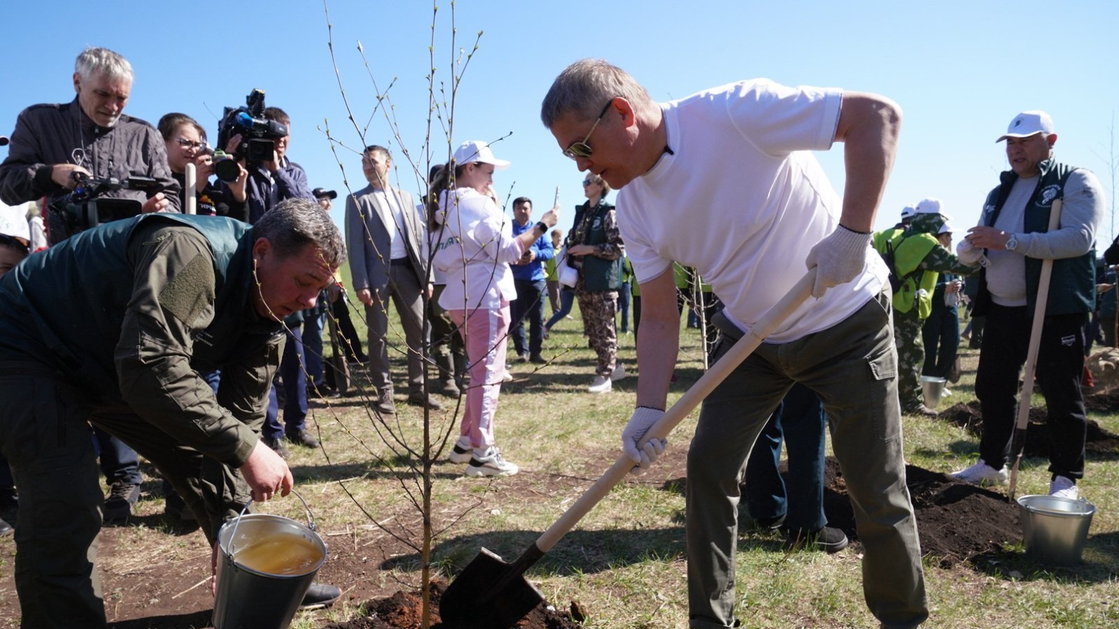 Олег Яровиков