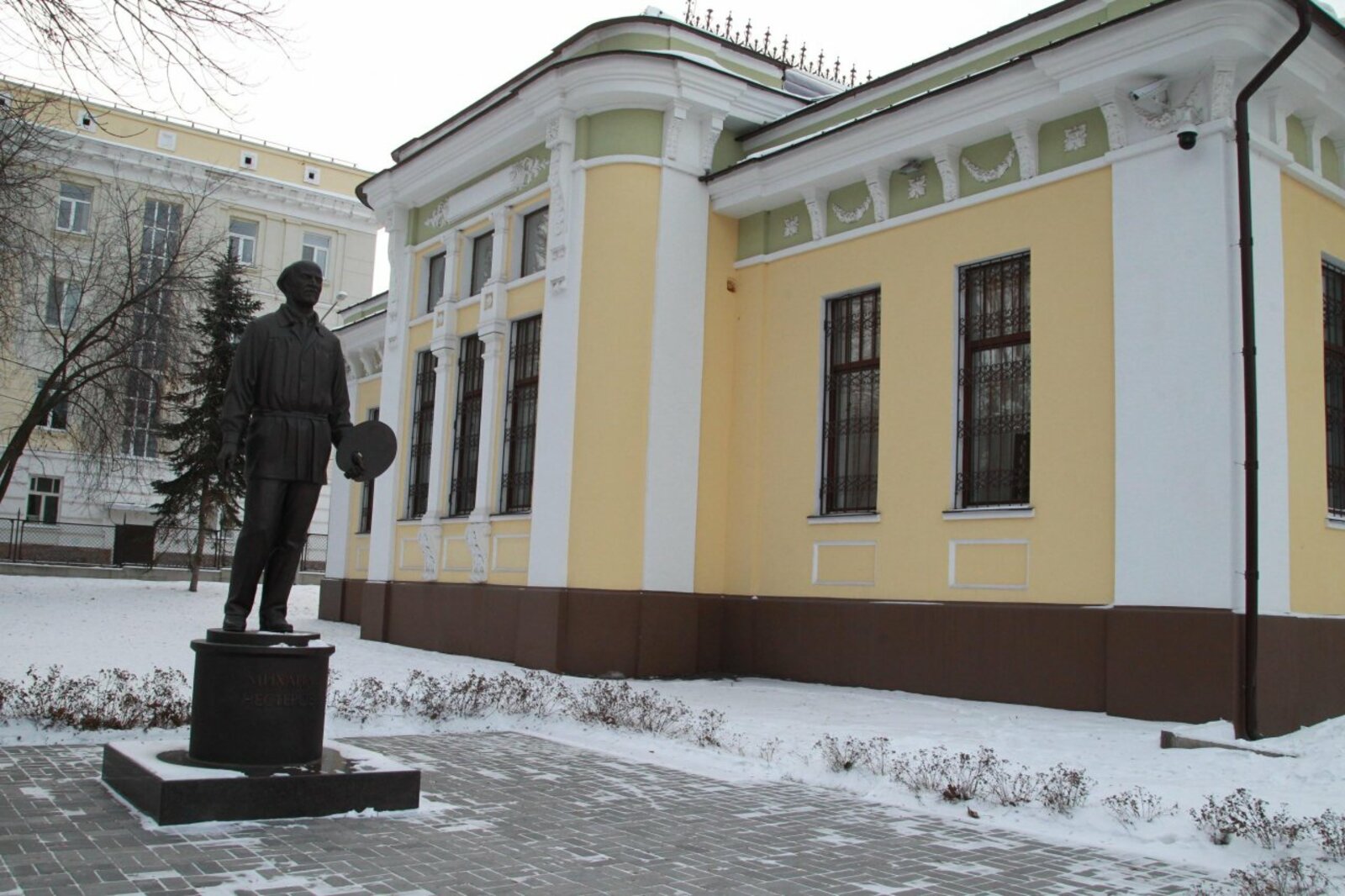 Олег Яровиков