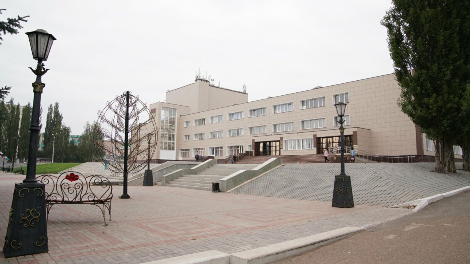 Олег Яровиков