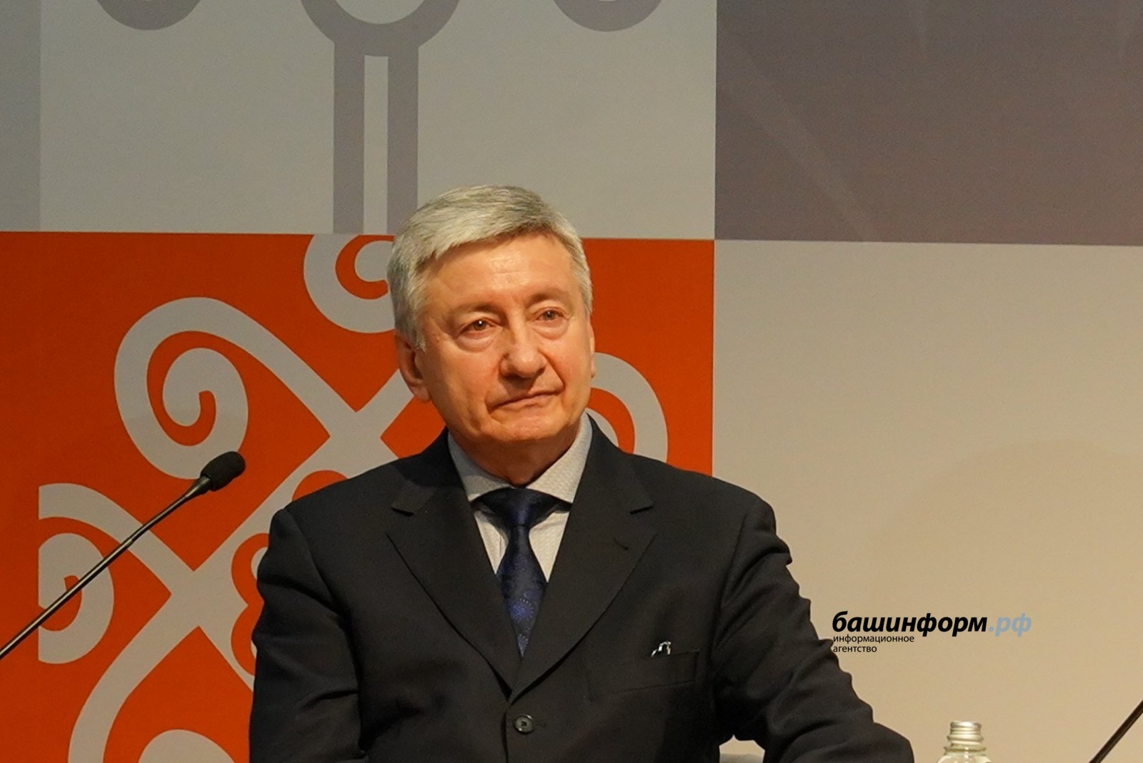 Олег Яровиков