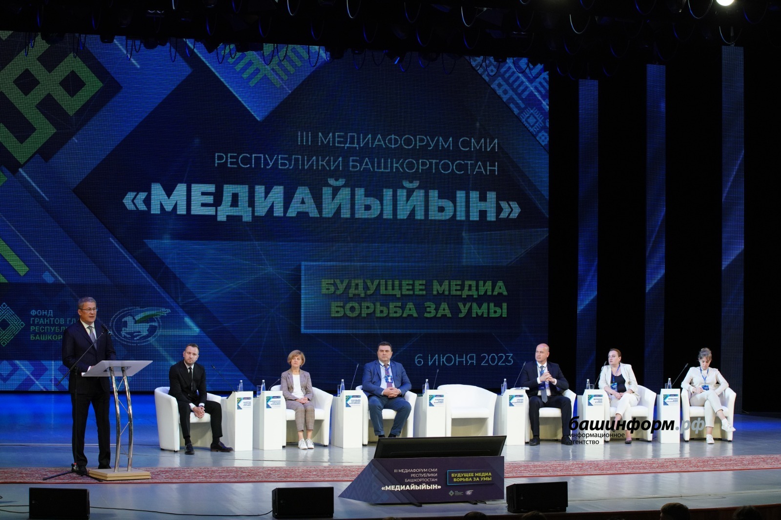 Олег Яровиков