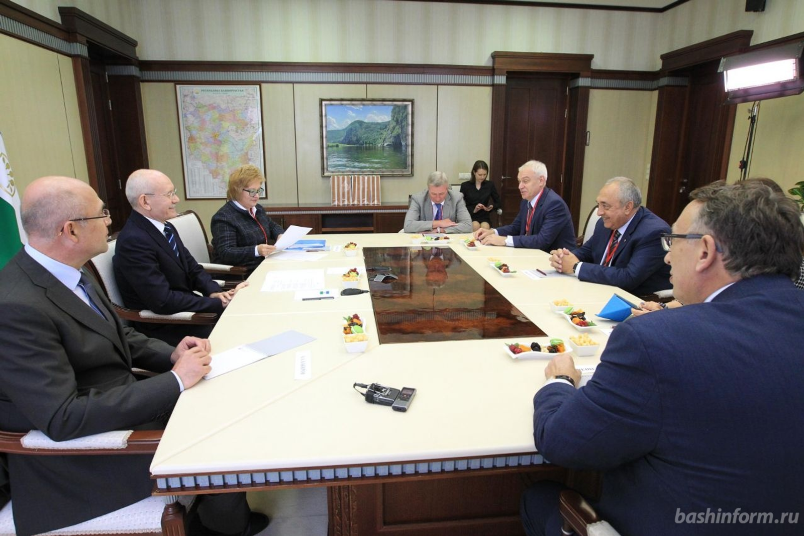 Олег Яровиков