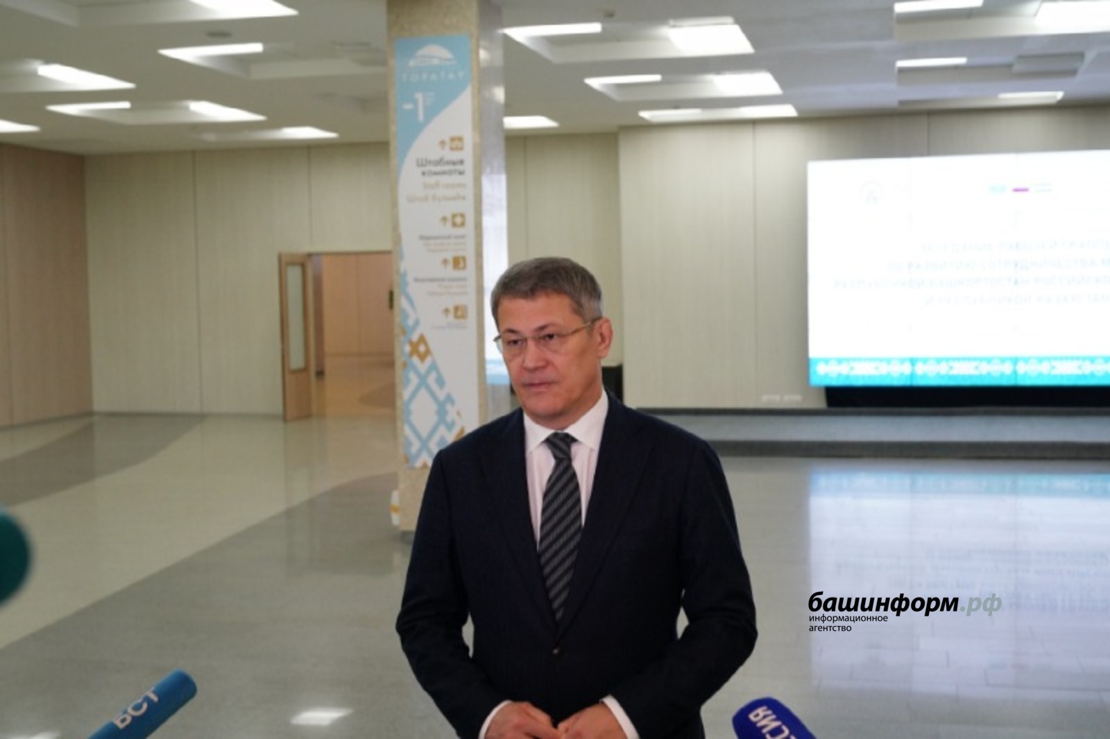 Олег Яровиков
