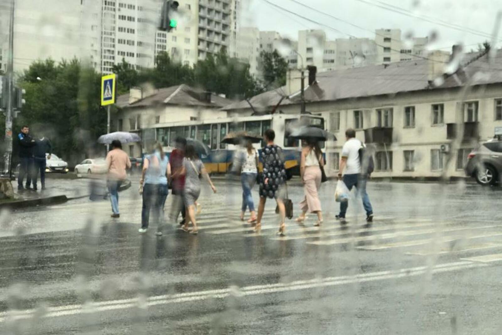 автор