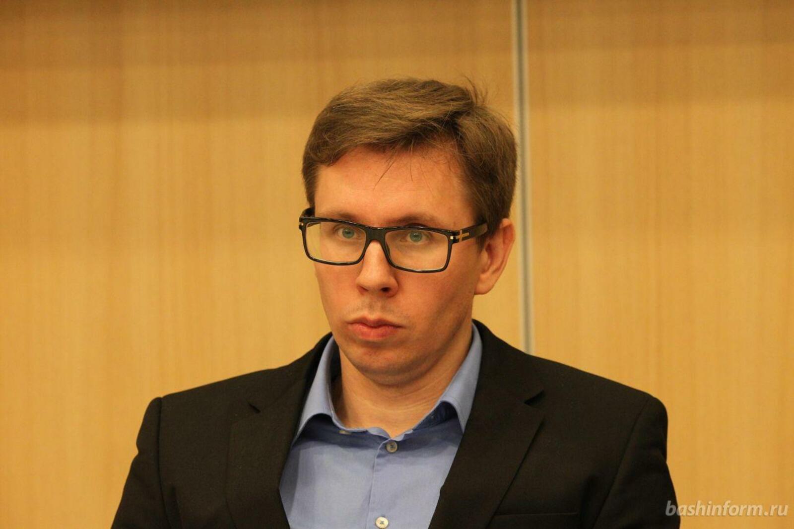 Олег Яровиков