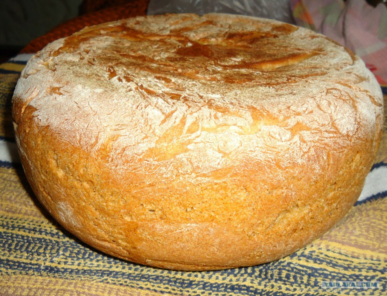 Хлеб ру рецепты. Домашний хлеб. Хлеб на сковороде. Хлеб в духовке. Хлеб домашний дрожжевой.
