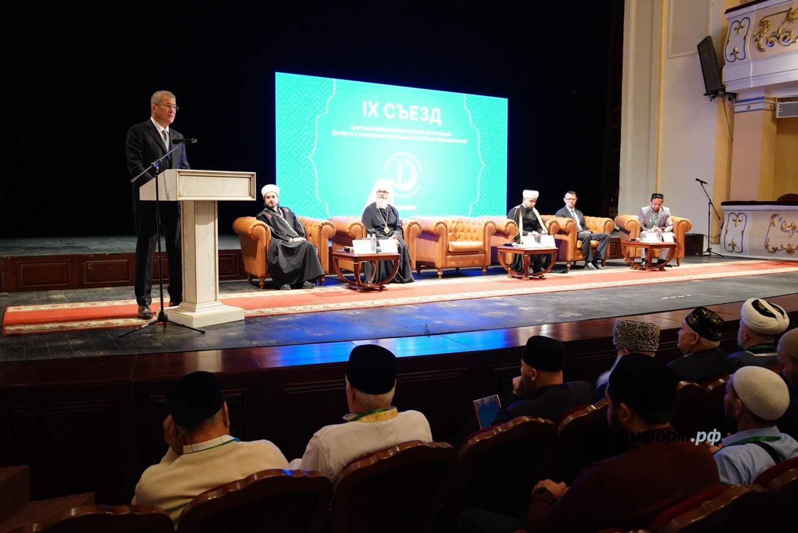 Олег Яровиков