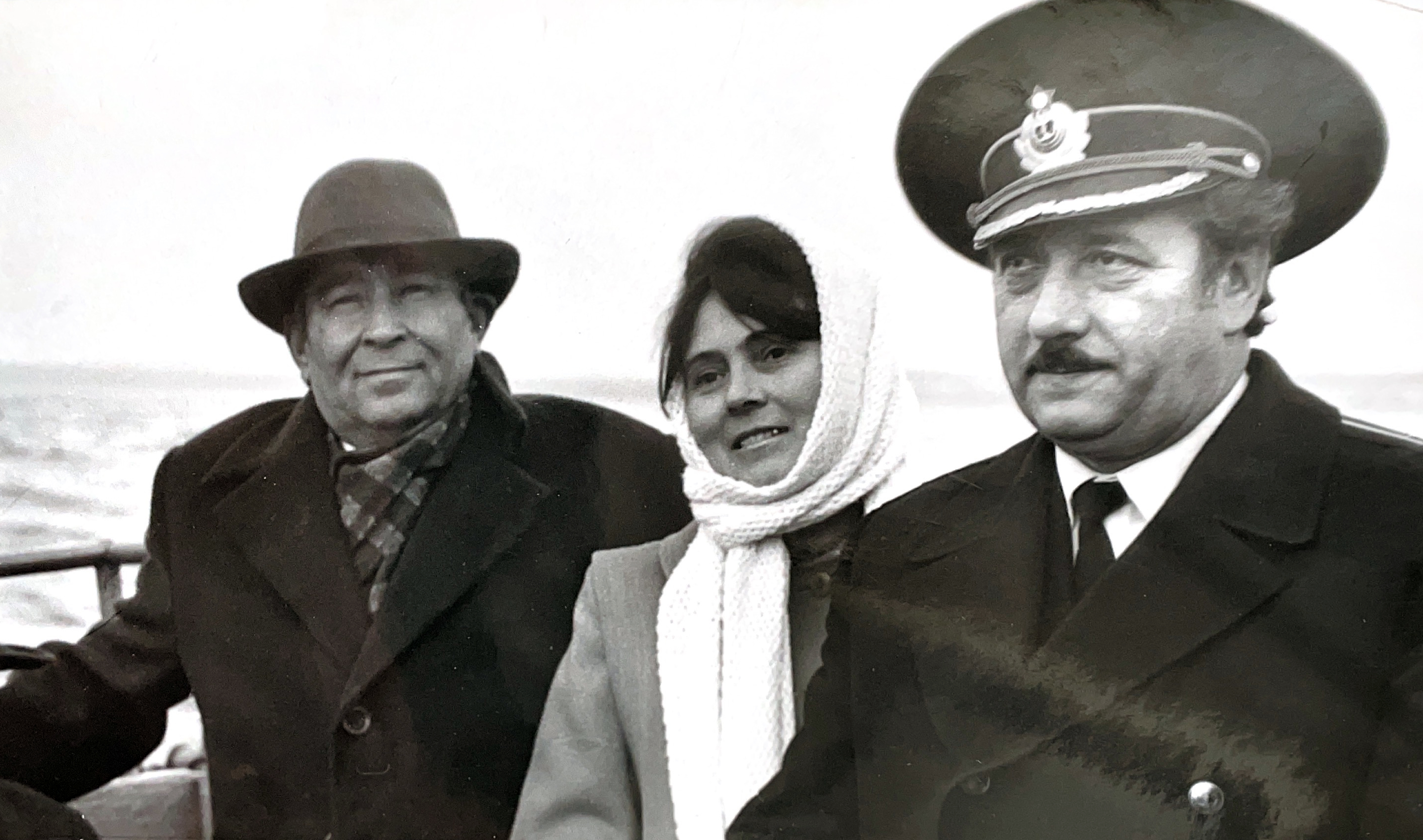 С кураистом И.Дильмухаметовым и капитаном I ранга И.Бучака в г.Палдиски. 1983 г.
