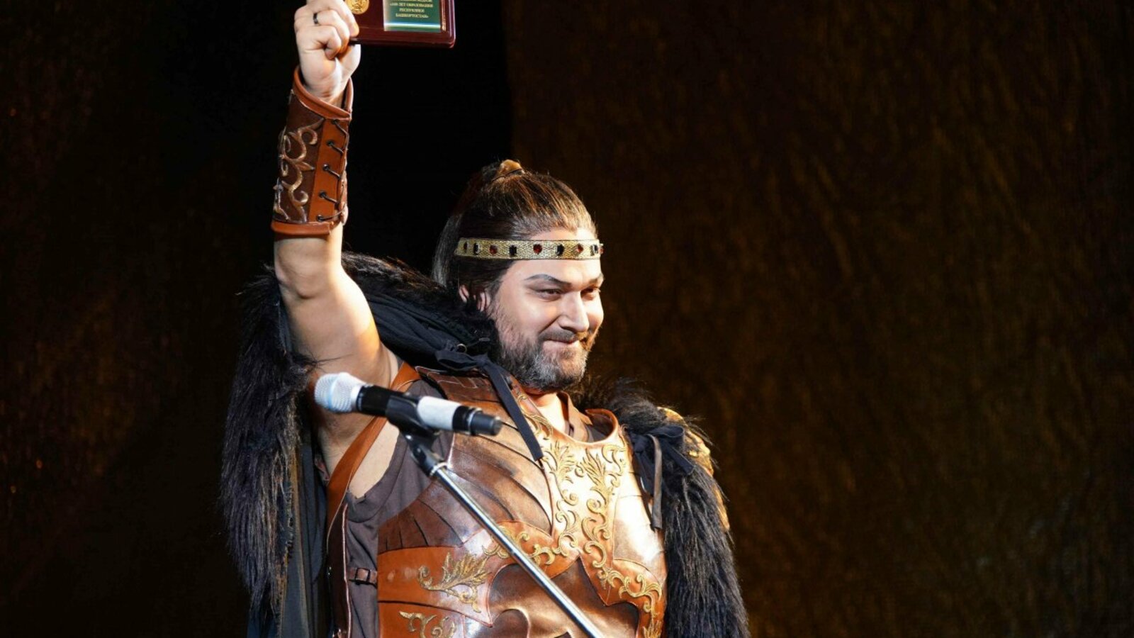 Олег Яровиков