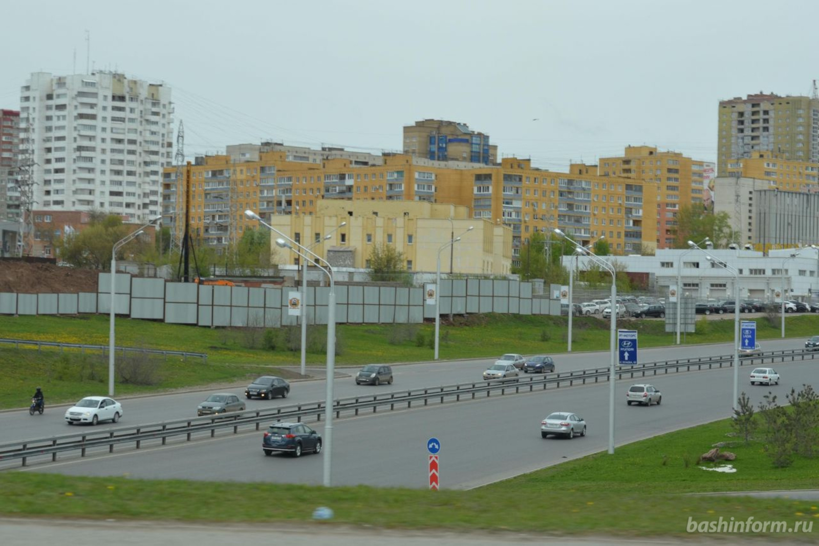 автор
