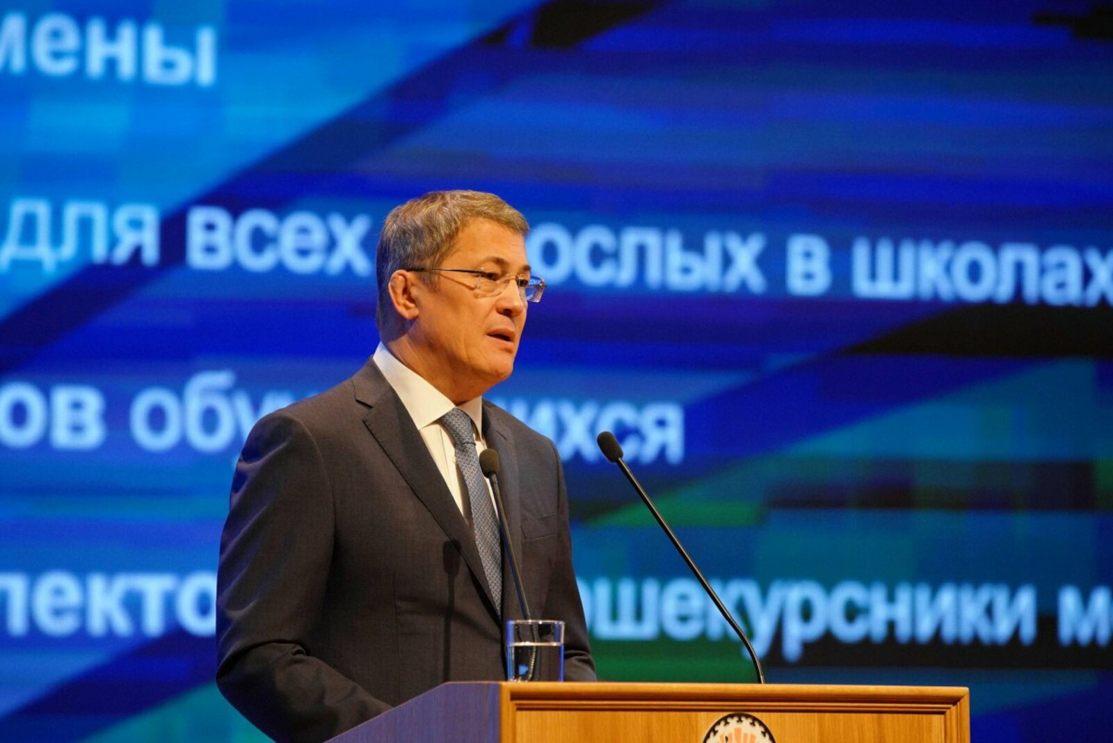 Олег Яровиков