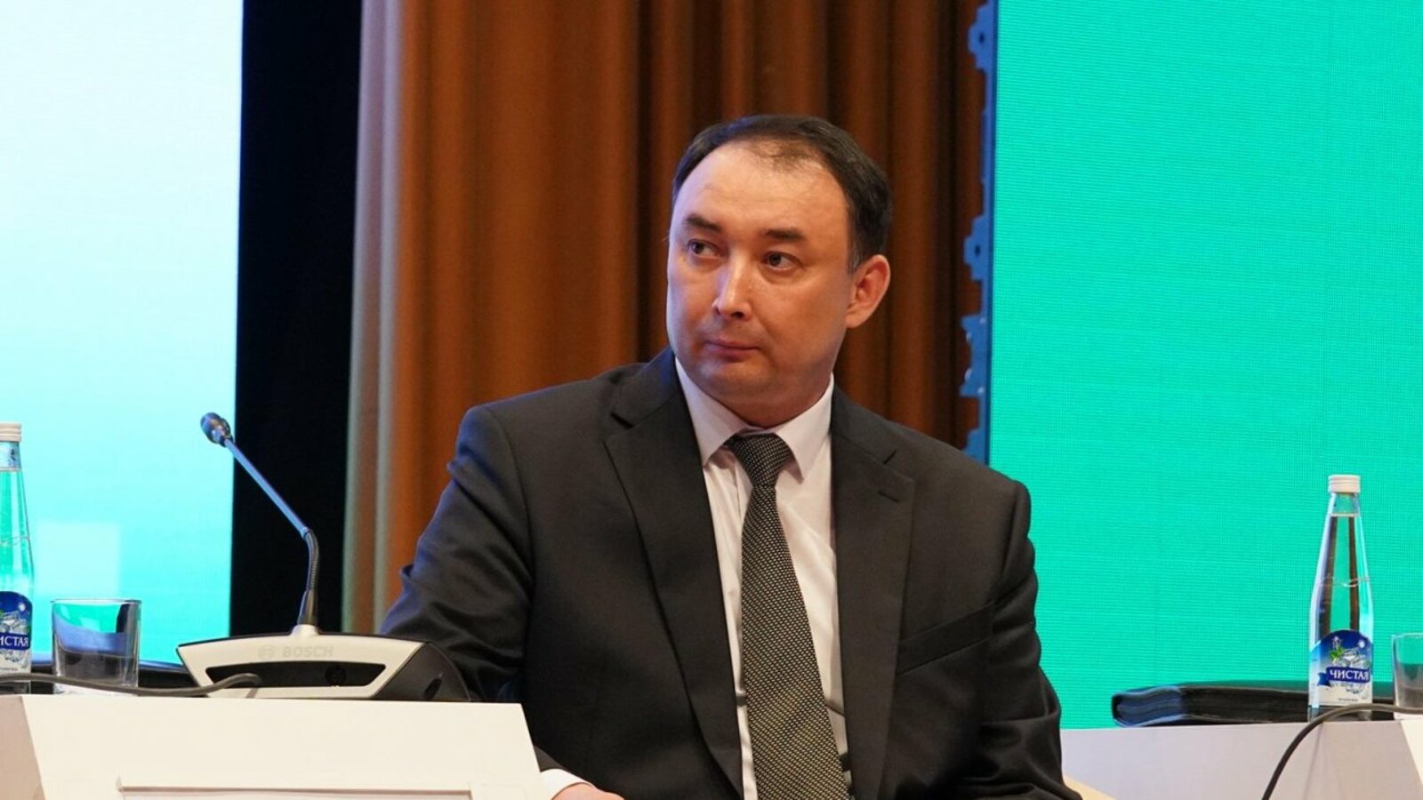 Олег Яровиков