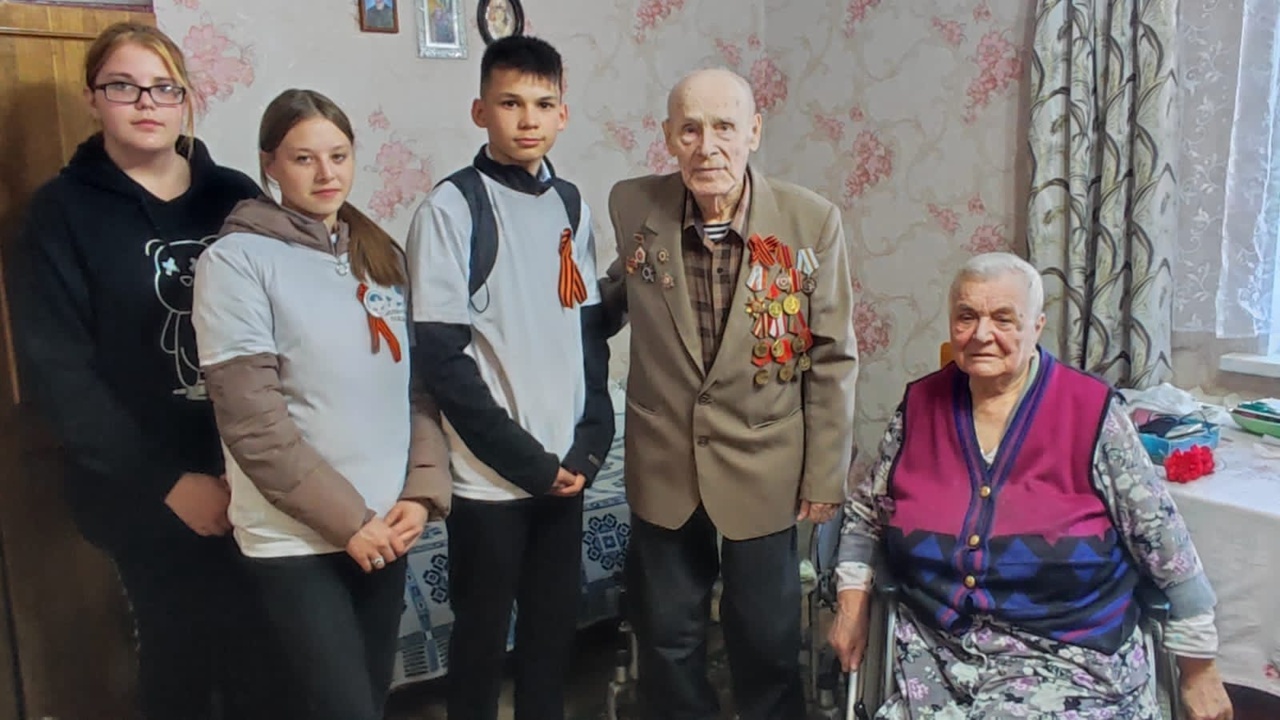 Волонтеры Победы поздравили ветеранов Великой Отечественной войны с праздником