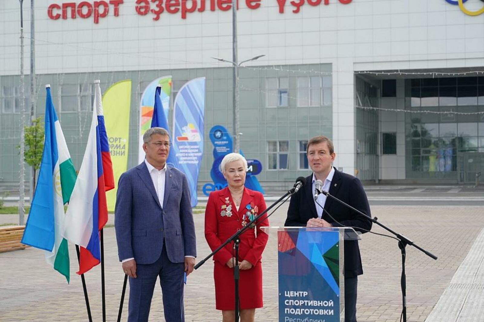 Олег Яровиков