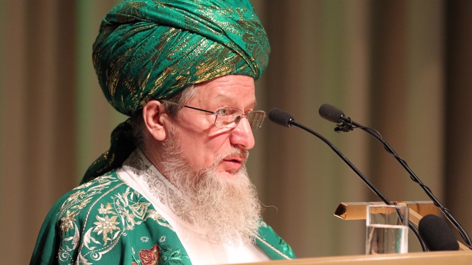 Олег Яровиков