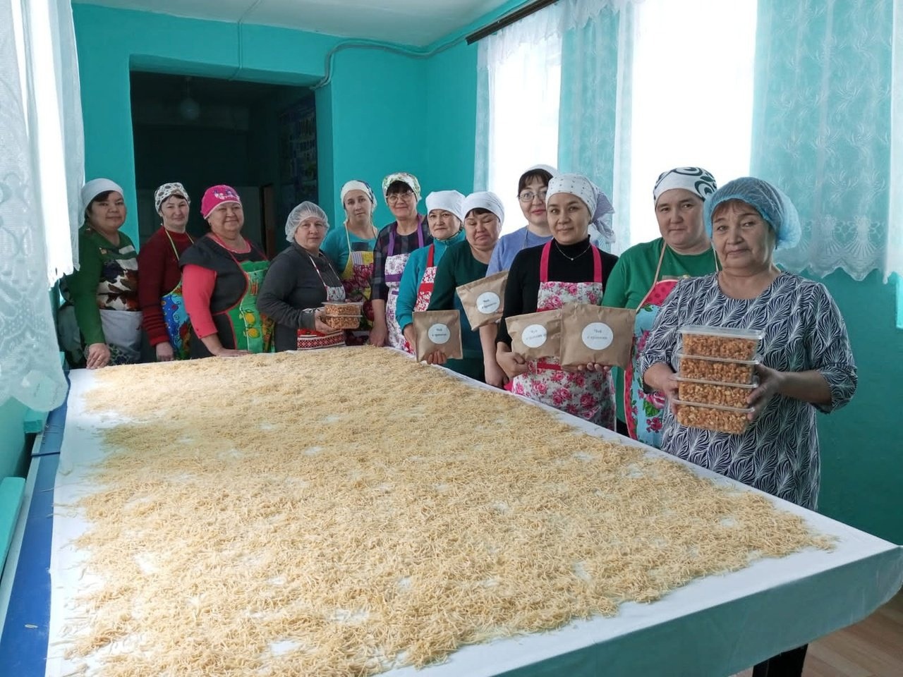 Жители села Утяганово в Башкирии готовят продуктовые наборы для участников СВО